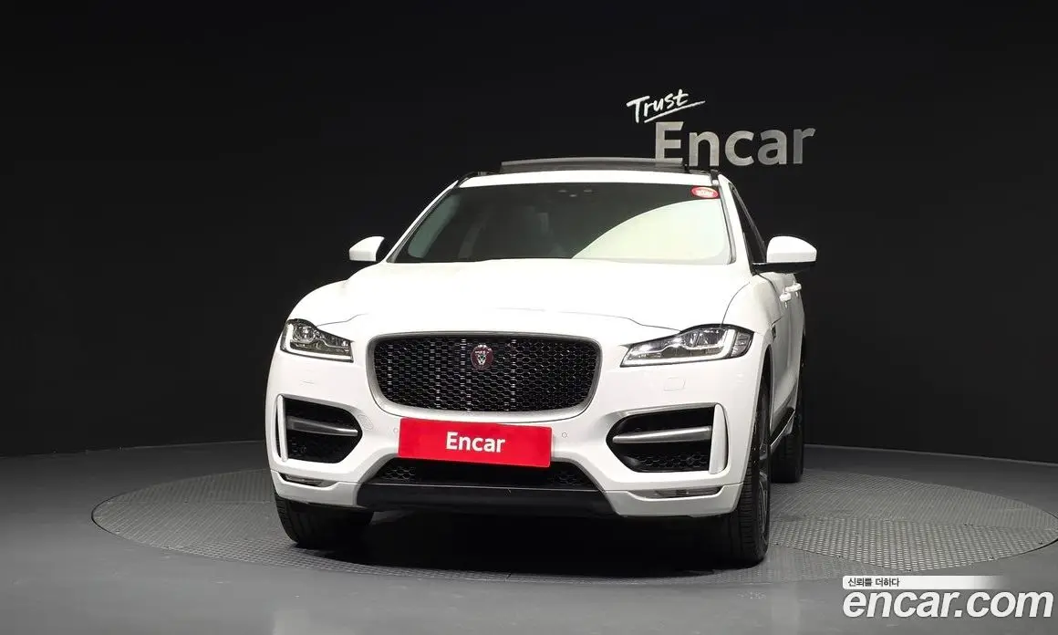 Jaguar F-Pace 2019 2.0 автомат (гидро), фото 3 Jaguar F-Pace 2019 2.0 автомат (гидро), фото 3