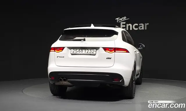 Jaguar F-Pace 2019 2.0 автомат (гидро), миниатюра 4 Jaguar F-Pace 2019 2.0 автомат (гидро), миниатюра 4
