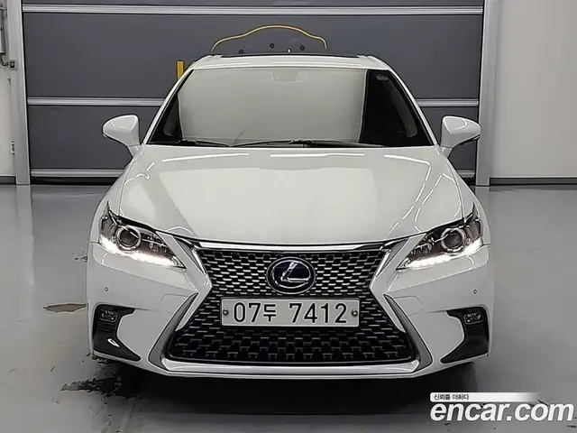 Lexus CT200h 2017 1.8 автомат (гидро), миниатюра 3 Lexus CT200h 2017 1.8 автомат (гидро), миниатюра 3