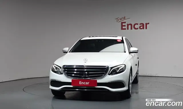 Mercedes-Benz E-Class 2020 2.0 автомат (гидро), миниатюра 3