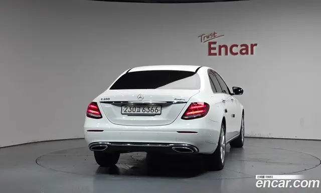 Mercedes-Benz E-Class 2020 2.0 автомат (гидро), миниатюра 4