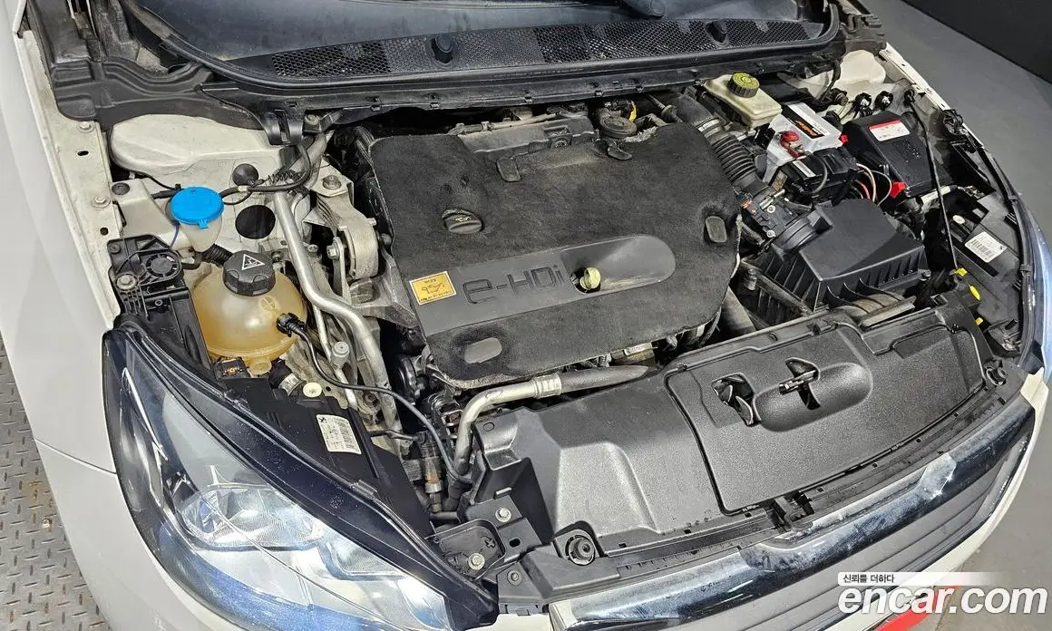 Peugeot 308 2014 2.0 автомат (гидро), фото 6