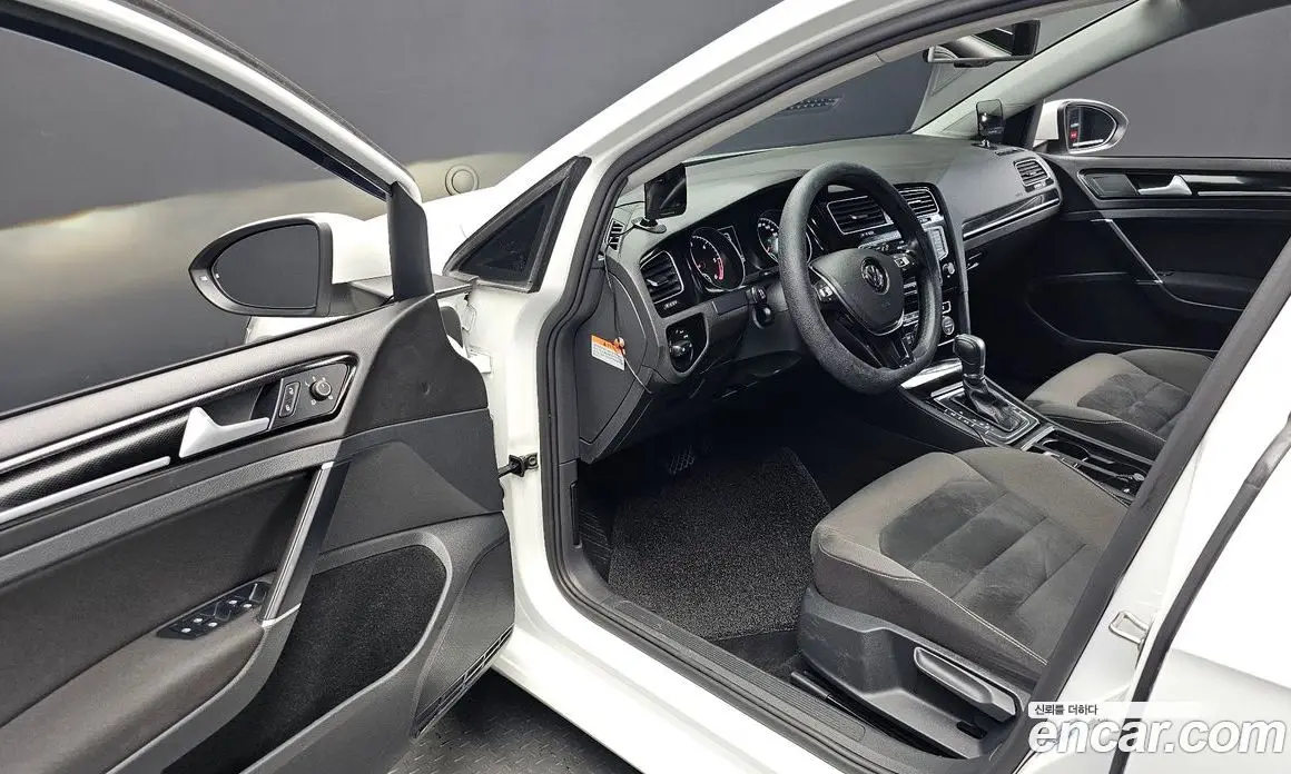 Volkswagen Golf 2016 2.0 автомат (гидро), фото 10