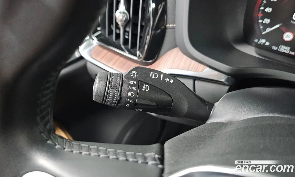 Volvo V60 2021 2.0 автомат (гидро), фото 29