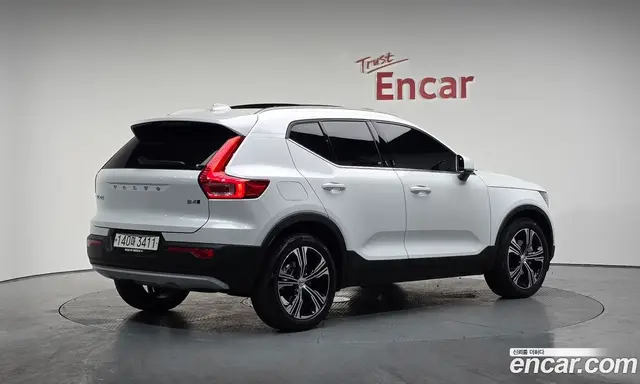 Volvo XC40 2020 2.0 автомат (гидро), миниатюра 2