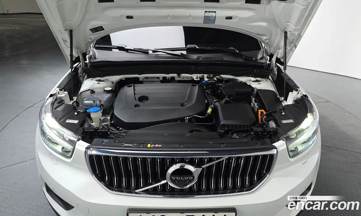 Volvo XC40 2020 2.0 автомат (гидро), фото 6