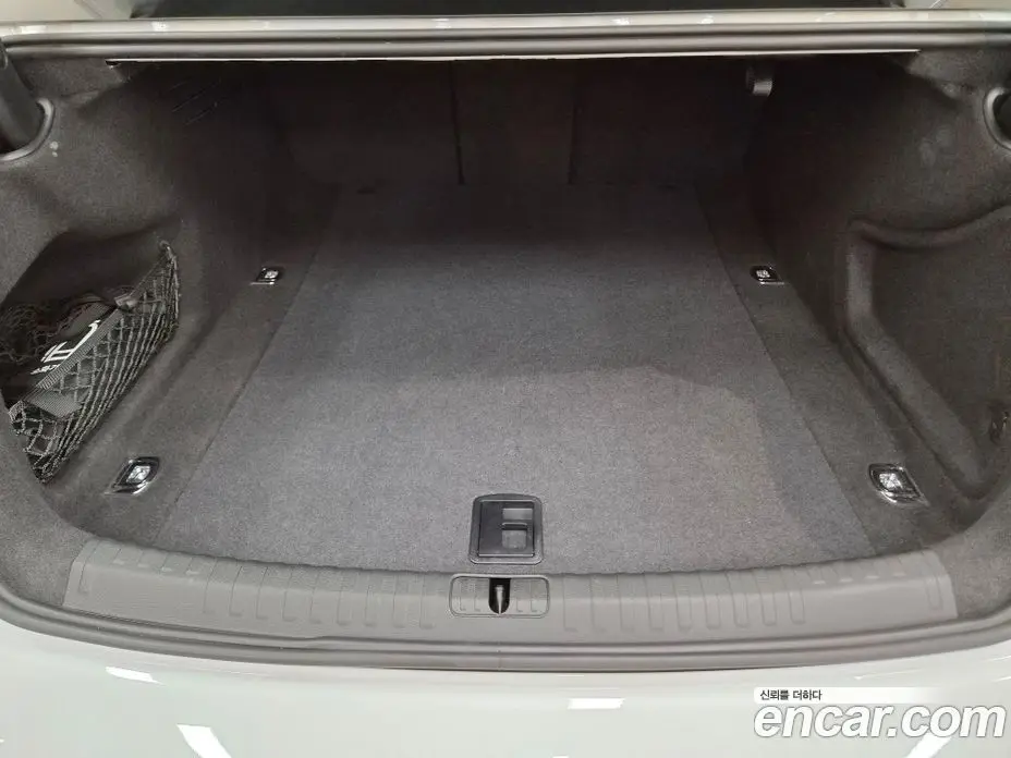 Audi A6 2024 2.0 автомат (гидро), фото 19