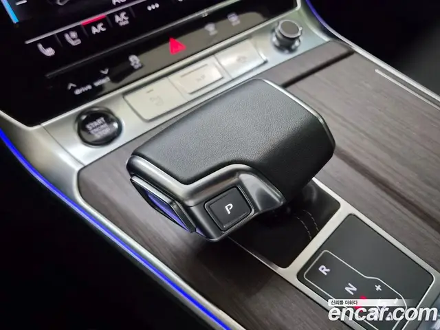 Audi A6 2024 2.0 автомат (гидро), миниатюра 9