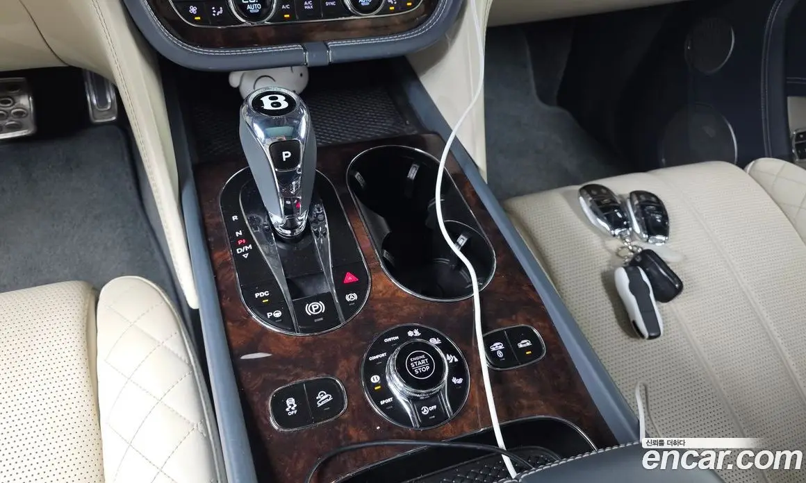 Bentley Bentayga 2017 6.0 автомат (гидро), фото 9 Bentley Bentayga 2017 6.0 автомат (гидро), фото 9