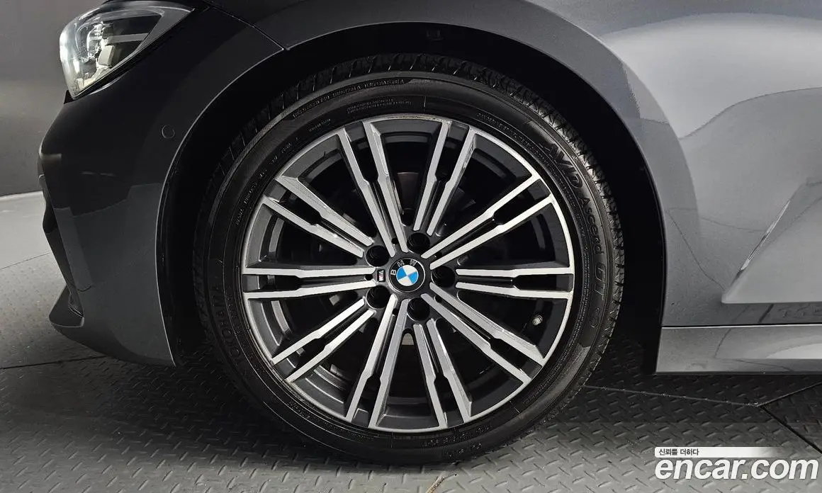 BMW 3 серия 2019 2.0 автомат (гидро), фото 4