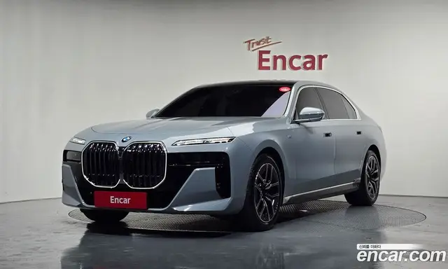 BMW 7 серия, 2025, 15 140 км