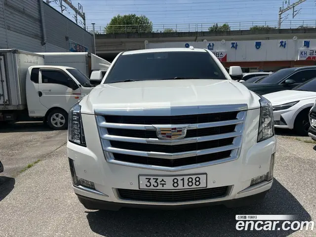 Cadillac Escalade 2017 6.2 автомат (гидро), миниатюра 1 Cadillac Escalade 2017 6.2 автомат (гидро), миниатюра 1