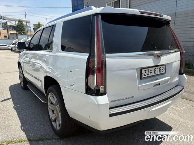 Cadillac Escalade 2017 6.2 автомат (гидро), миниатюра 4 Cadillac Escalade 2017 6.2 автомат (гидро), миниатюра 4