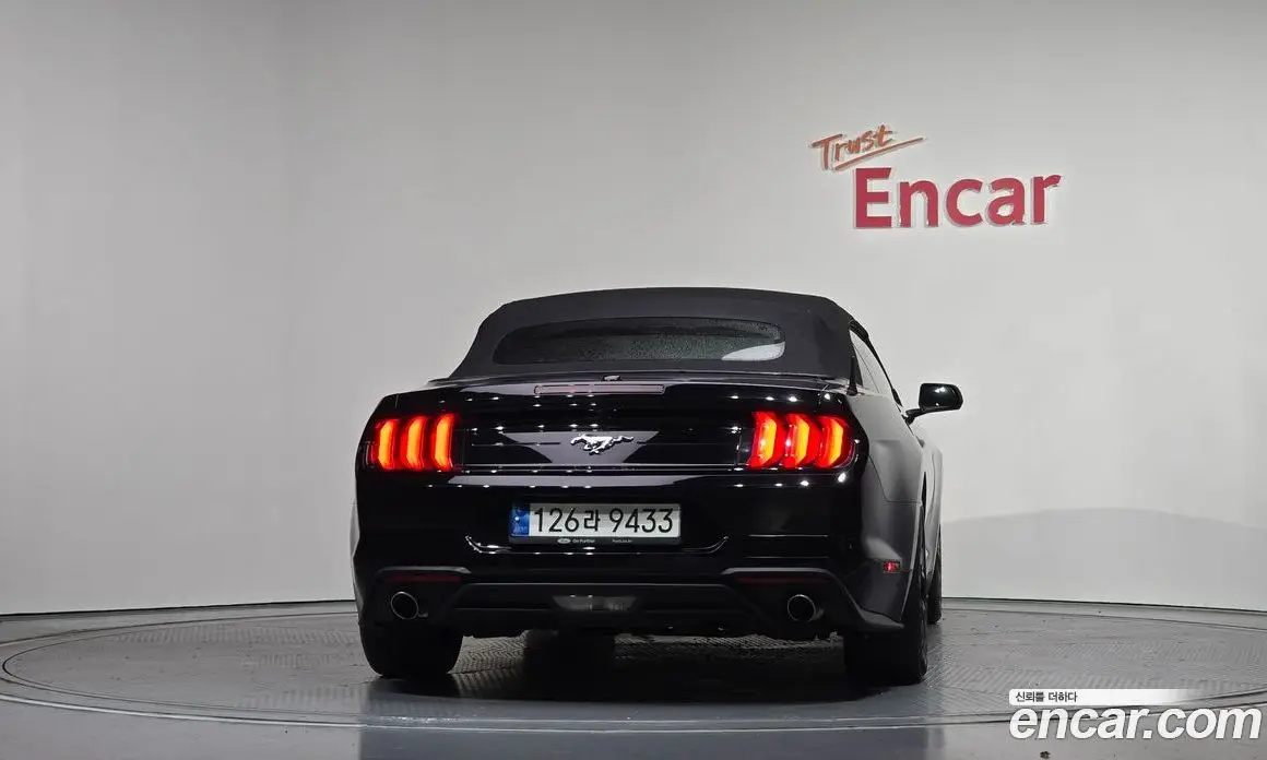Ford Mustang 2022 2.3 автомат (гидро), фото 4