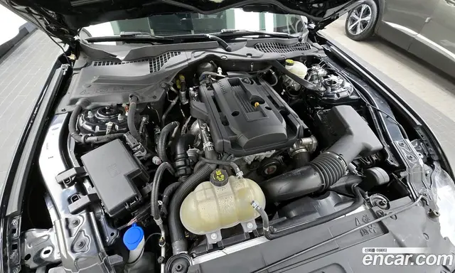 Ford Mustang 2022 2.3 автомат (гидро), миниатюра 6
