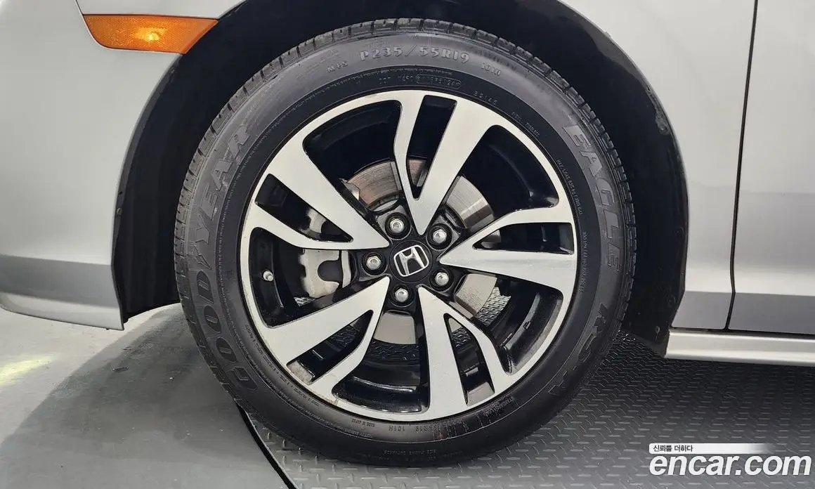 Honda Odyssey 2019 3.5 автомат (гидро), фото 5