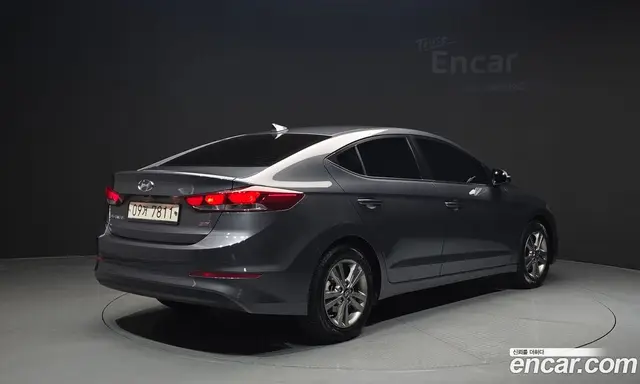 Hyundai Avante 2017 1.6 автомат (гидро), миниатюра 2