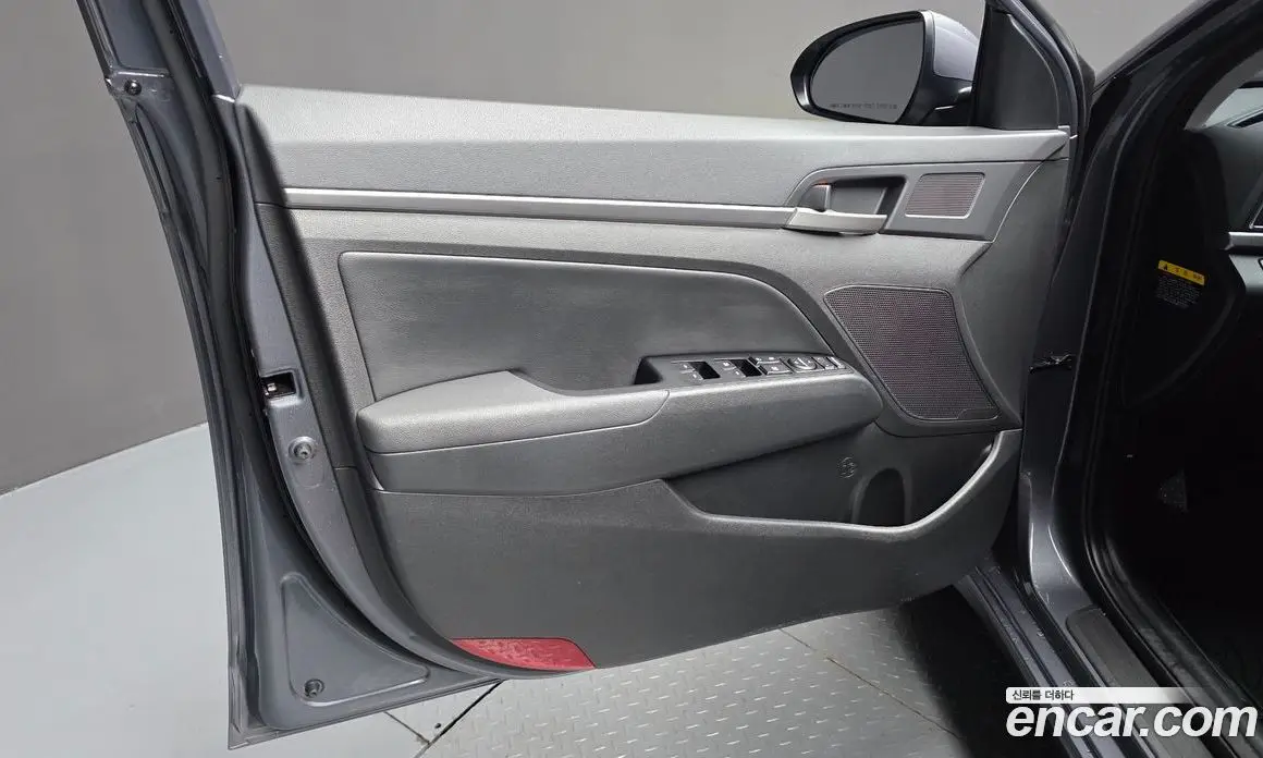 Hyundai Avante 2017 1.6 автомат (гидро), фото 14