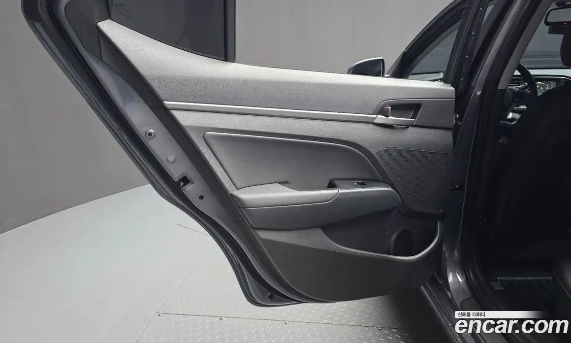 Hyundai Avante 2017 1.6 автомат (гидро), фото 15