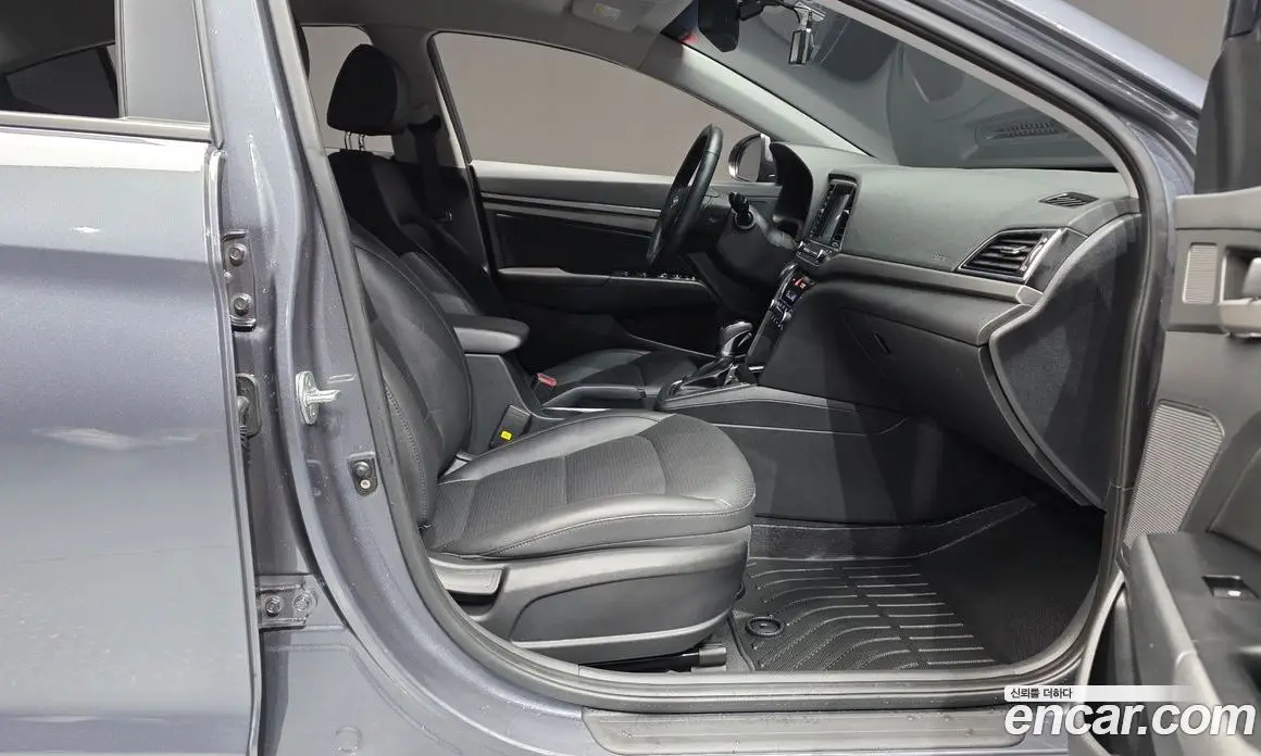 Hyundai Avante 2017 1.6 автомат (гидро), фото 16