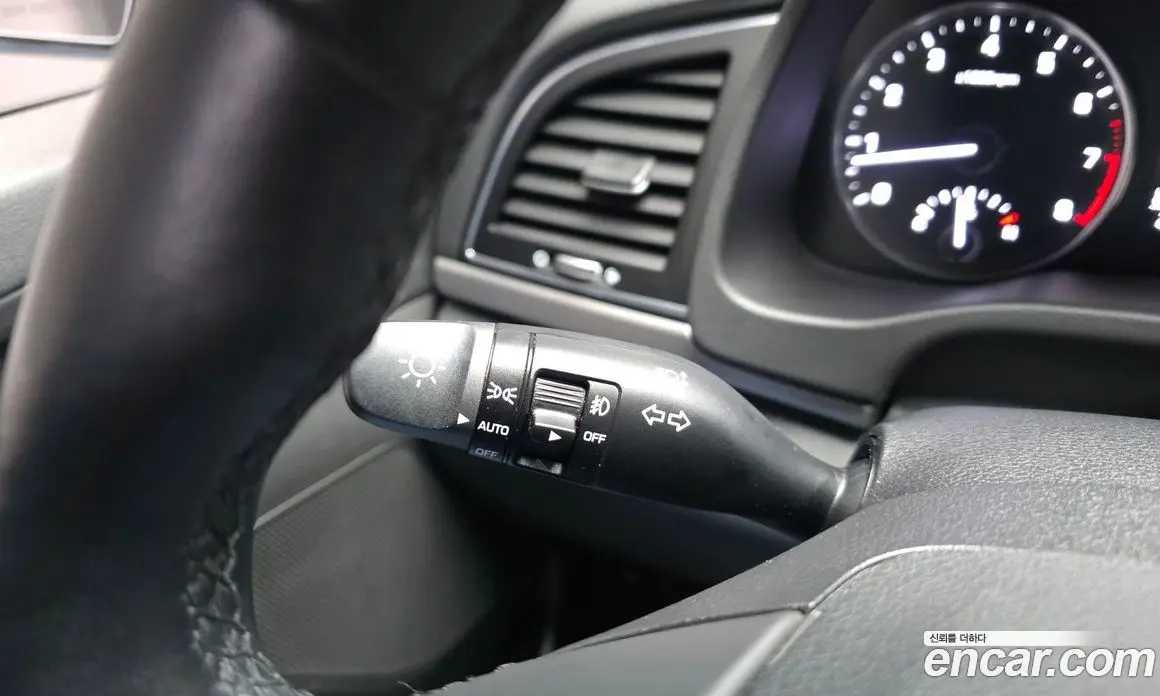 Hyundai Avante 2017 1.6 автомат (гидро), фото 28