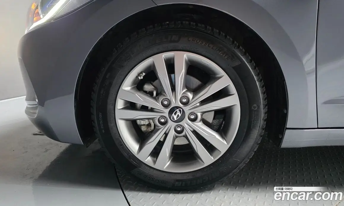 Hyundai Avante 2017 1.6 автомат (гидро), фото 5