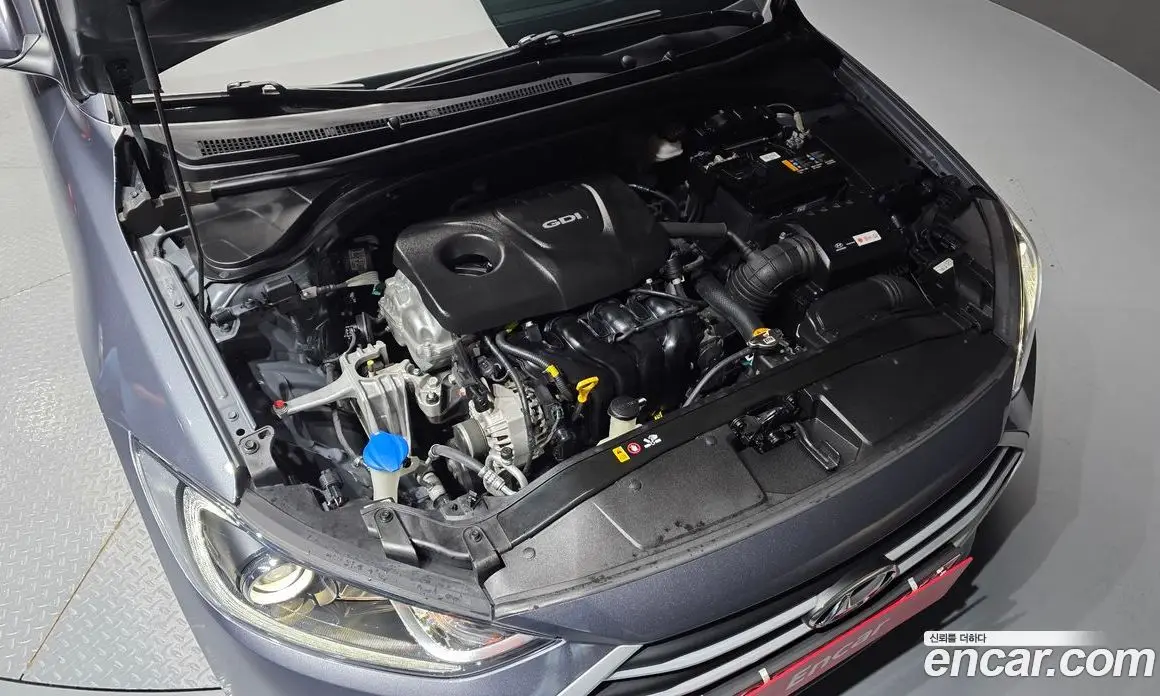 Hyundai Avante 2017 1.6 автомат (гидро), фото 6