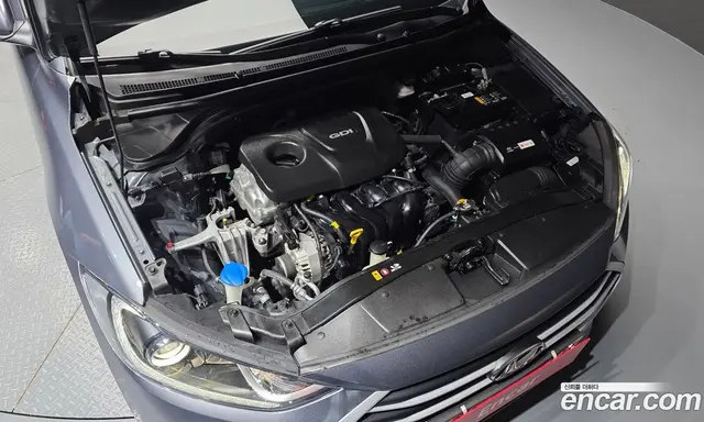 Hyundai Avante 2017 1.6 автомат (гидро), миниатюра 6