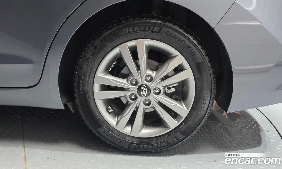 Hyundai Avante 2017 1.6 автомат (гидро), фото 7