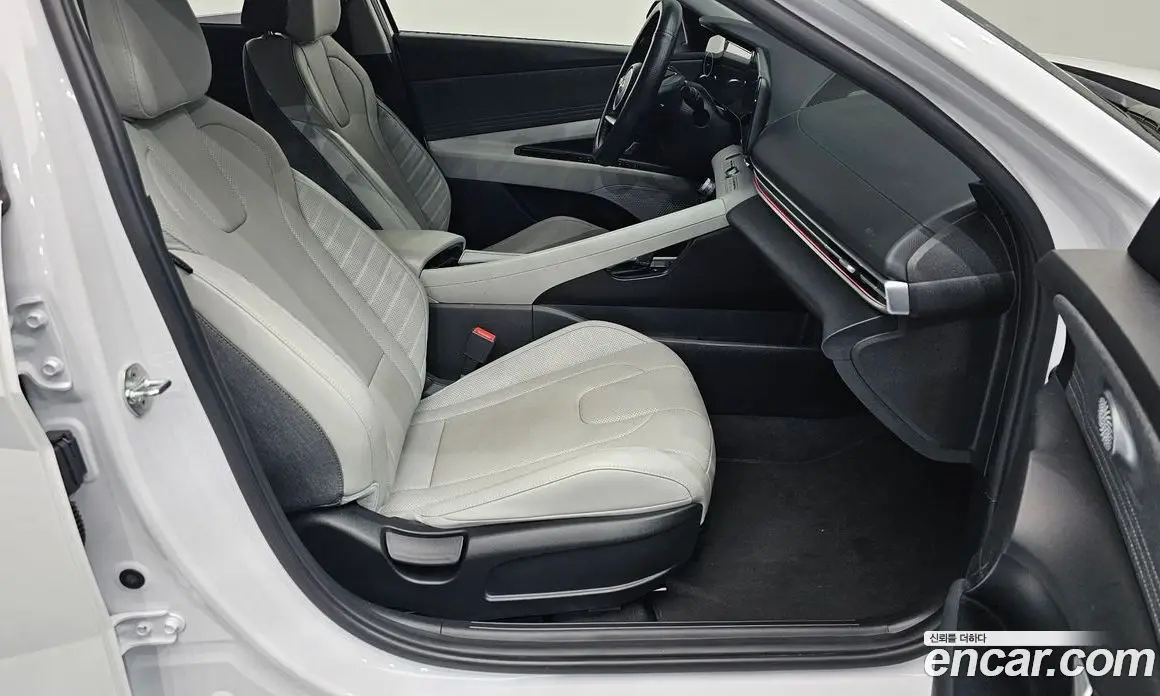 Hyundai Avante 2021 1.6 автомат (гидро), фото 11