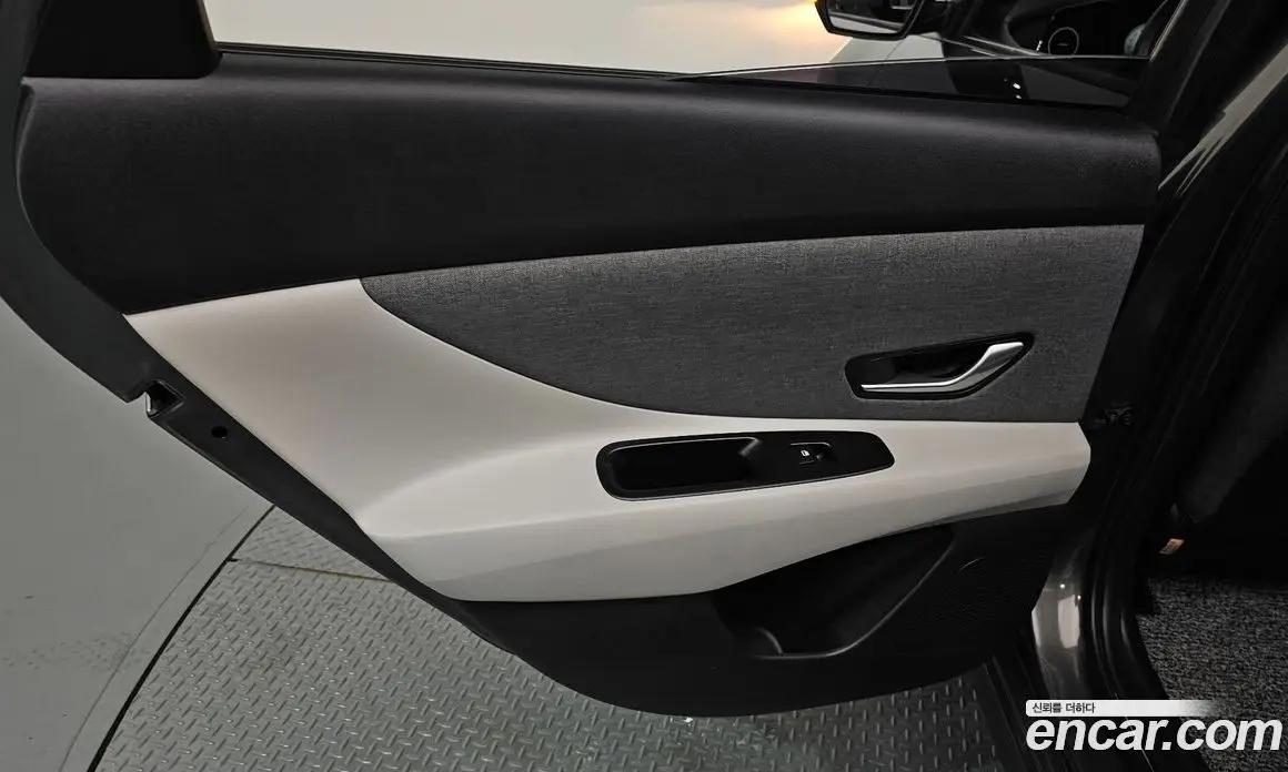 Hyundai Avante 2022 1.6 автомат (гидро), фото 15