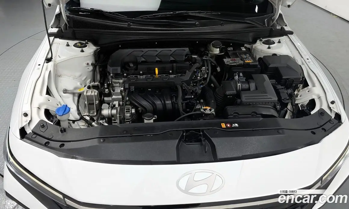 Hyundai Avante 2024 1.6 автомат (гидро), фото 6