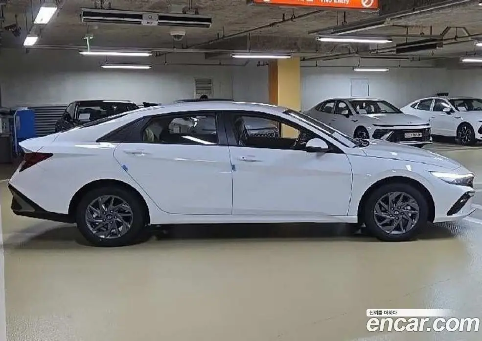 Hyundai Avante 2025 1.6 автомат (гидро), фото 11
