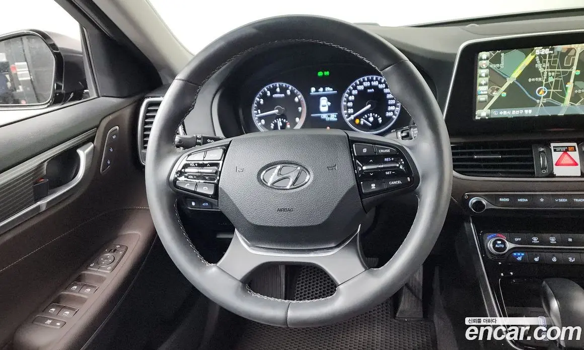Hyundai Grandeur 2017 2.4 автомат (гидро), фото 18
