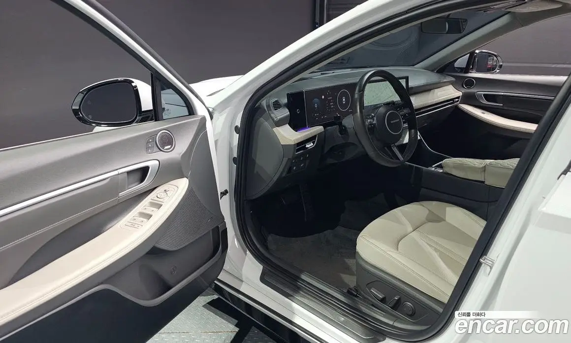 Hyundai Sonata 2023 1.6 автомат (гидро), фото 11