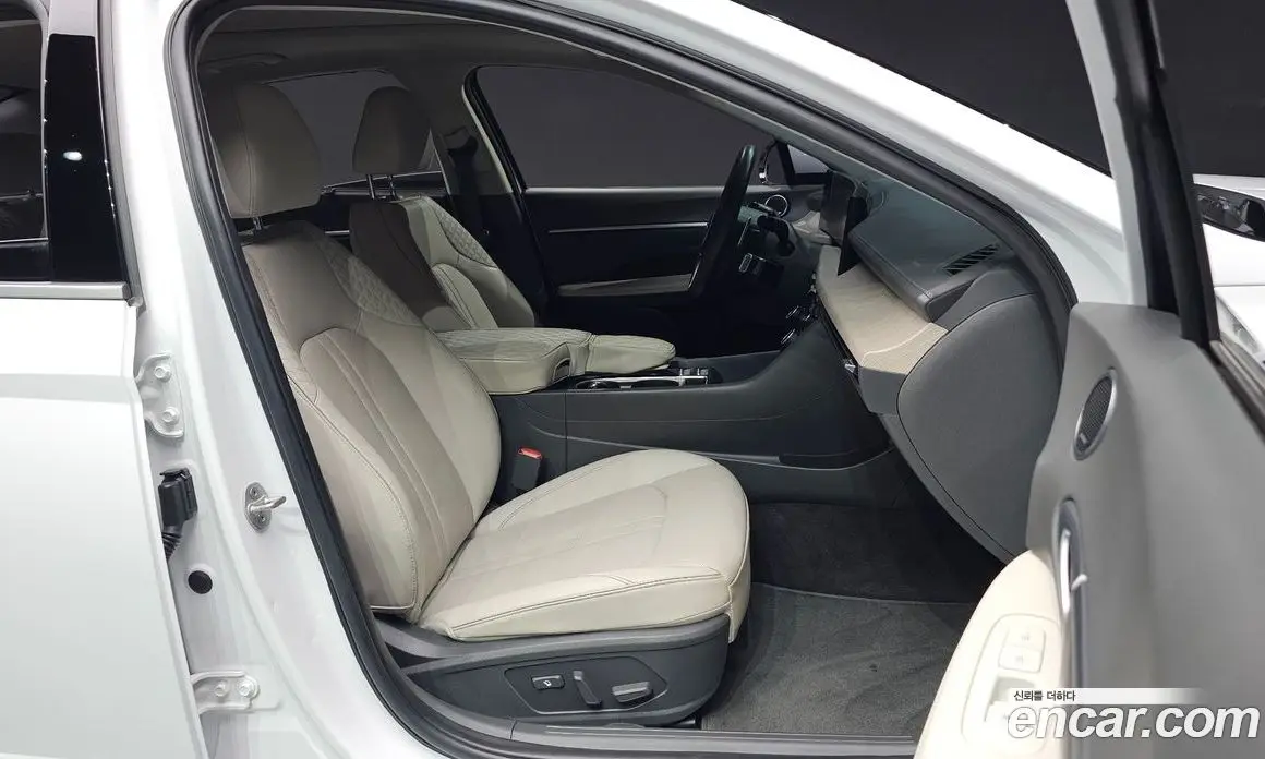 Hyundai Sonata 2023 1.6 автомат (гидро), фото 10