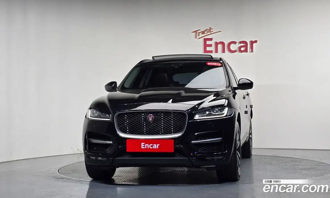 Jaguar F-Pace 2019 2.0 автомат (гидро), фото 2 Jaguar F-Pace 2019 2.0 автомат (гидро), фото 2