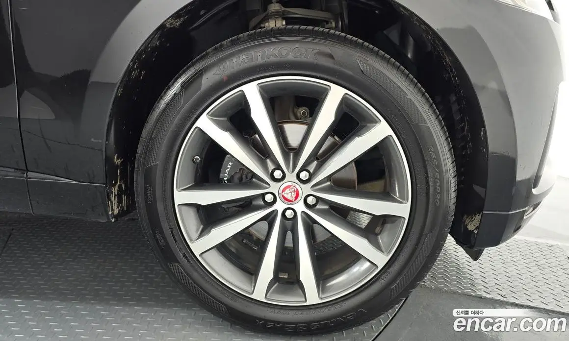 Jaguar F-Pace 2019 2.0 автомат (гидро), фото 6 Jaguar F-Pace 2019 2.0 автомат (гидро), фото 6