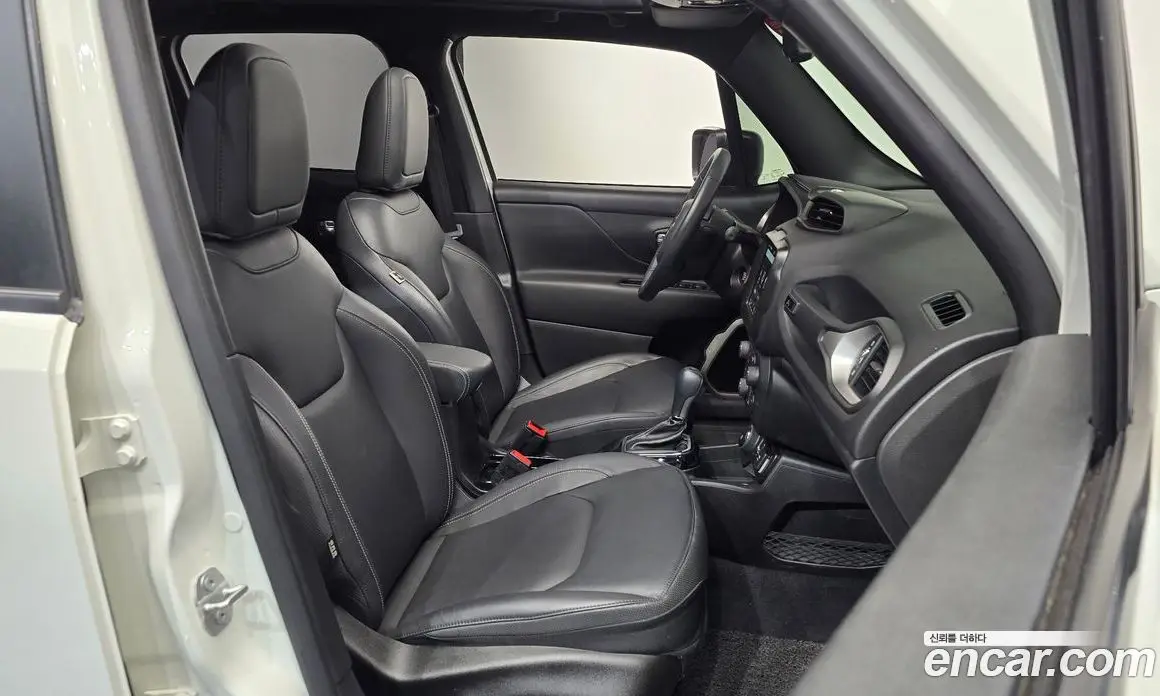 Jeep Renegade 2021 2.4 автомат (гидро), фото 16