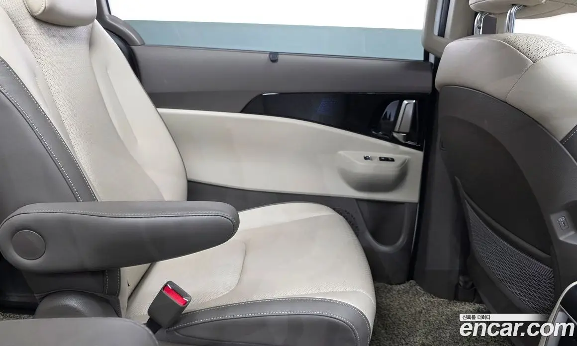 Kia Carnival 2024 1.6 автомат (гидро), фото 15