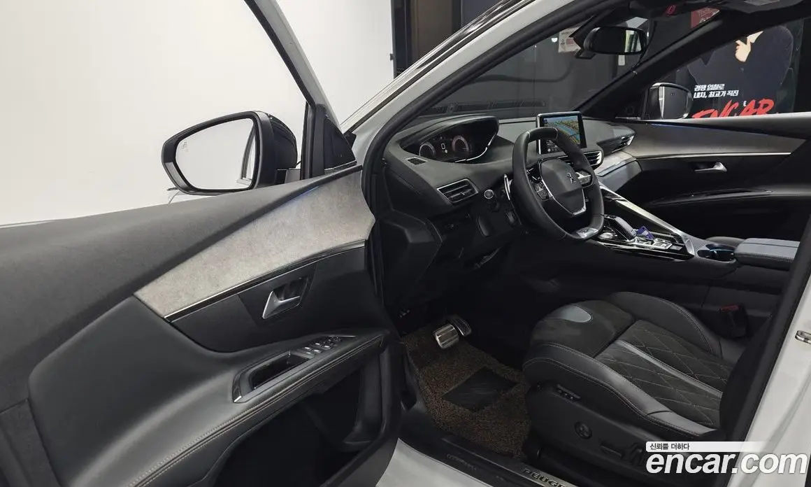Peugeot 5008 2021 2.0 автомат (гидро), фото 13