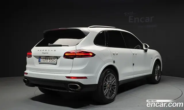 Porsche Cayenne 2017 3.0 автомат (гидро), миниатюра 2