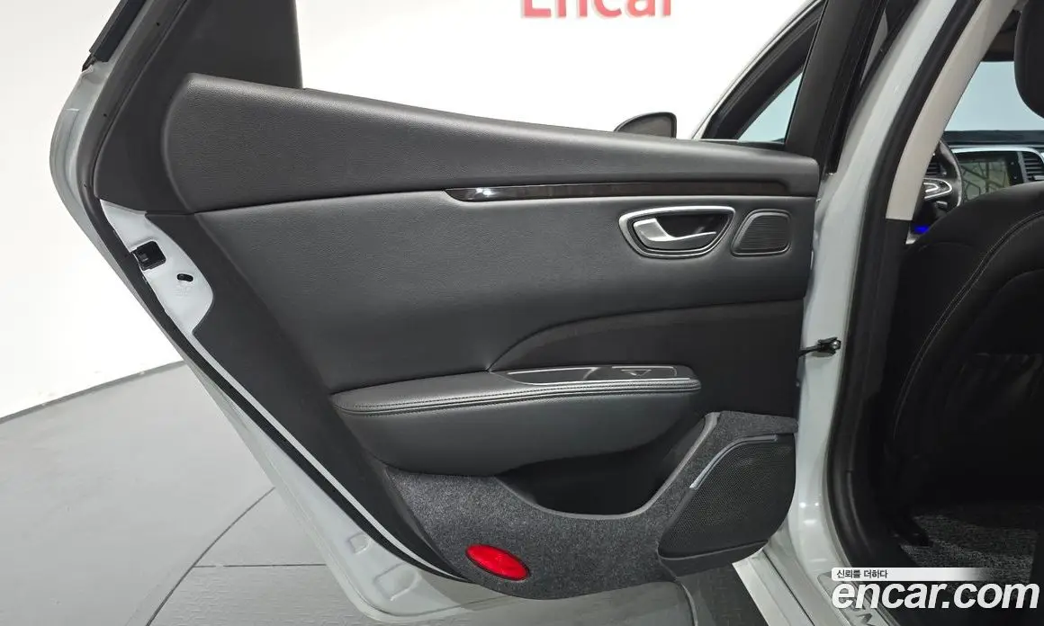 Renault (Samsung) SM6 2018 2.0 автомат (гидро), фото 14 Renault (Samsung) SM6 2018 2.0 автомат (гидро), фото 14