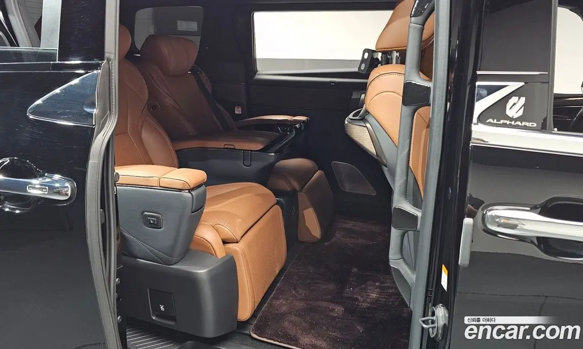 Toyota Alphard 2023 2.5 автомат (гидро), фото 16 Toyota Alphard 2023 2.5 автомат (гидро), фото 16