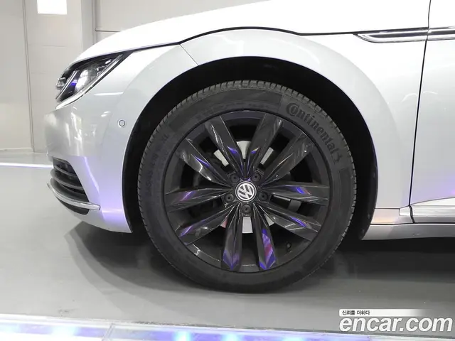Volkswagen Arteon 2019 2.0 автомат (гидро), миниатюра 5