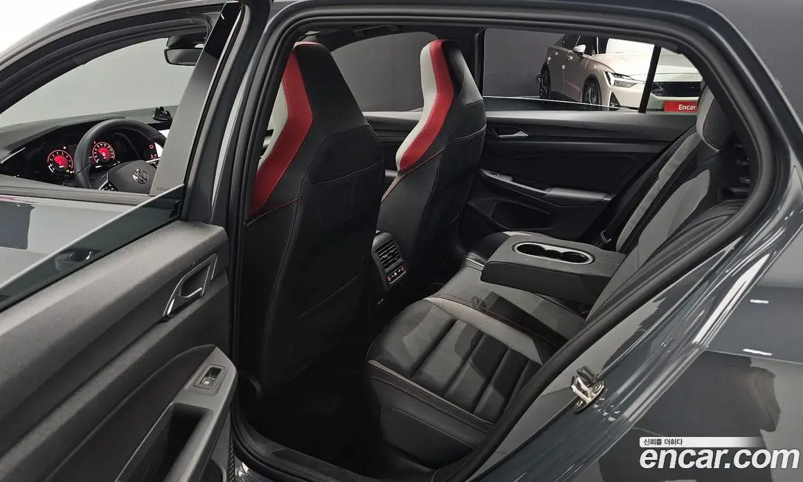 Volkswagen Golf 2024 2.0 автомат (гидро), фото 12