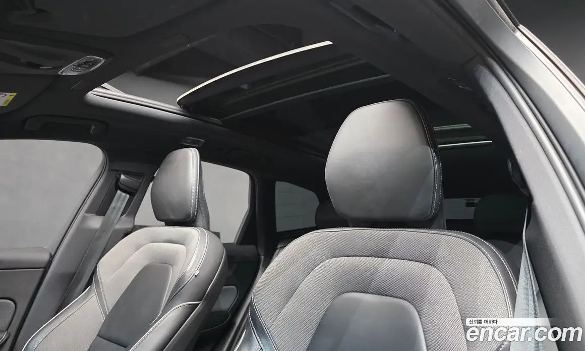 Volvo XC60 2021 2.0 автомат (гидро), фото 24