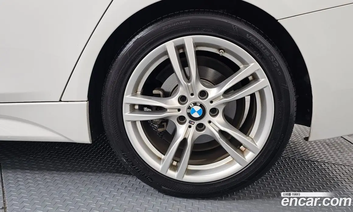 BMW 3 серия 2018 2.0 автомат (гидро), фото 6