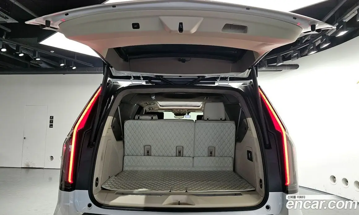 Cadillac Escalade 2023 6.2 автомат (гидро), фото 20 Cadillac Escalade 2023 6.2 автомат (гидро), фото 20