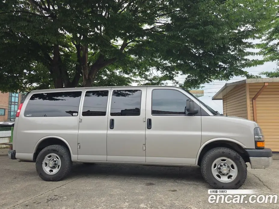 Chevrolet Express Van 2008 6.0 автомат (гидро), фото 3